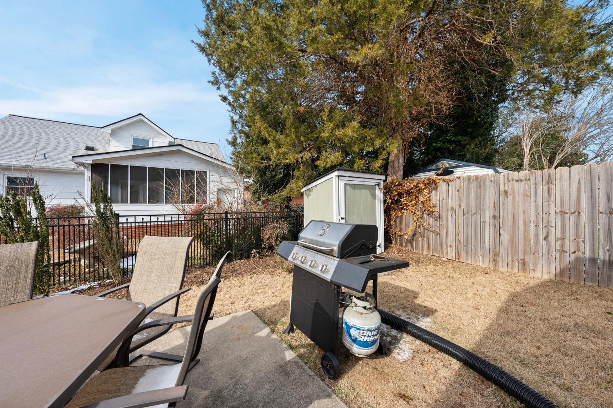 Charming Dt 3-Bed Bungalow With Fenced-In Yard ราลลี ภายนอก รูปภาพ